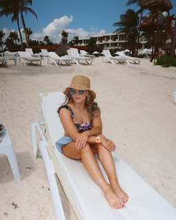 Mykayla Skinner feet photo 9
