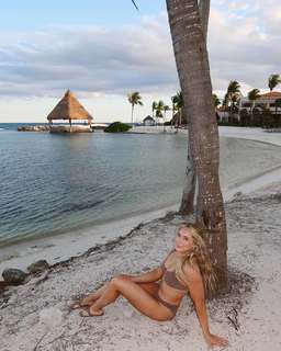 Mykayla Skinner feet photo 6