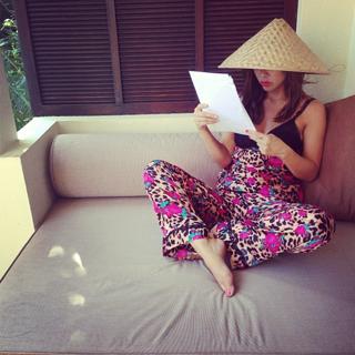 Myleene Klass feet photo thumbnail