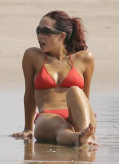 Myleene Klass feet photo thumbnail