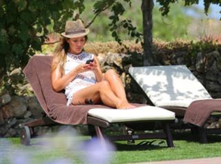 Myleene Klass feet photo thumbnail