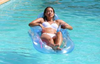 Myleene Klass feet photo thumbnail