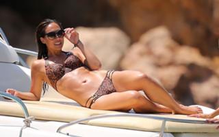 Myleene Klass feet photo thumbnail