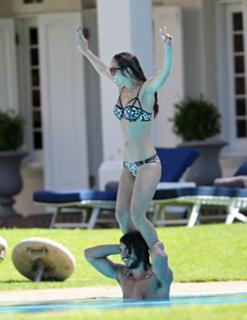 Myleene Klass feet photo thumbnail