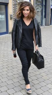 Myleene Klass feet photo thumbnail
