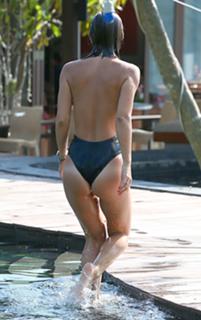 Myleene Klass feet photo thumbnail