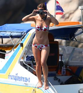 Myleene Klass feet photo thumbnail
