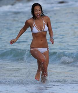 Myleene Klass feet photo thumbnail