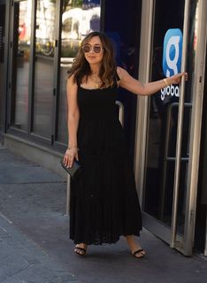 Myleene Klass feet photo thumbnail