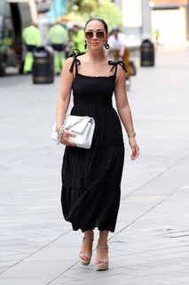 Myleene Klass feet photo thumbnail