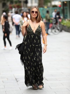 Myleene Klass feet photo thumbnail