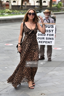 Myleene Klass feet photo thumbnail