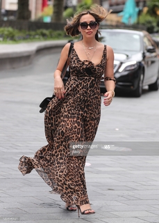Myleene Klass feet photo thumbnail