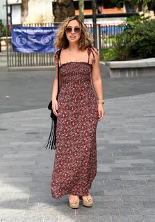 Myleene Klass feet photo thumbnail
