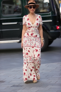 Myleene Klass feet photo thumbnail