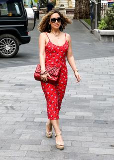 Myleene Klass feet photo thumbnail