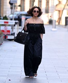 Myleene Klass feet photo thumbnail