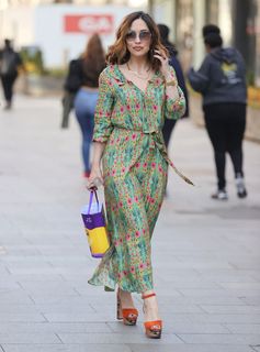 Myleene Klass feet photo thumbnail