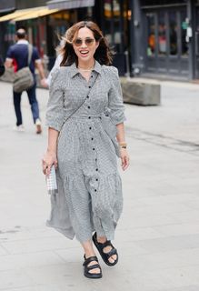 Myleene Klass feet photo thumbnail