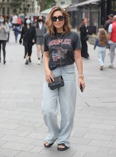 Myleene Klass feet photo thumbnail