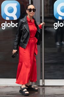 Myleene Klass feet photo thumbnail