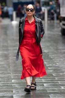 Myleene Klass feet photo thumbnail