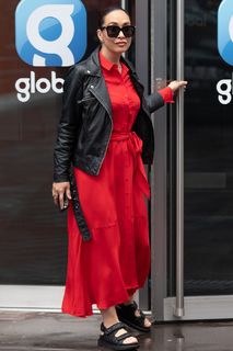 Myleene Klass feet photo thumbnail