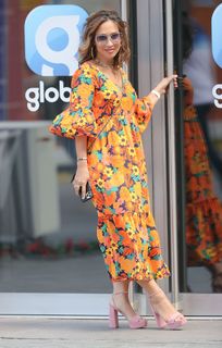 Myleene Klass feet photo thumbnail