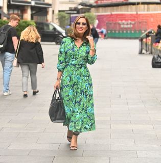 Myleene Klass feet photo thumbnail