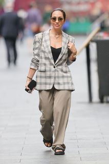 Myleene Klass feet photo thumbnail