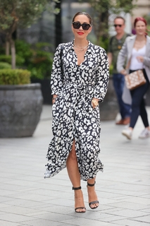 Myleene Klass feet photo thumbnail