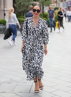 Myleene Klass feet photo thumbnail