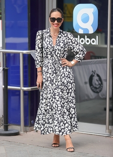 Myleene Klass feet photo thumbnail