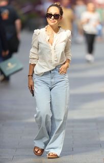Myleene Klass feet photo thumbnail