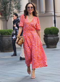 Myleene Klass feet photo thumbnail