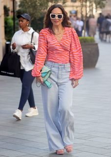 Myleene Klass feet photo thumbnail