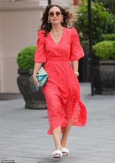 Myleene Klass feet photo thumbnail