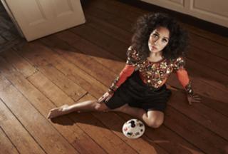 Myleene Klass feet photo thumbnail