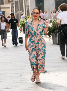 Myleene Klass feet photo thumbnail