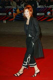 Mylène Farmer feet photo thumbnail