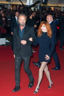 Mylène Farmer feet photo thumbnail