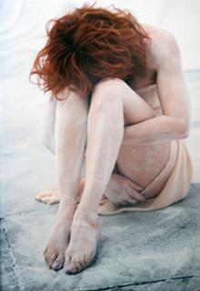 Mylène Farmer feet photo thumbnail