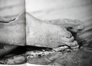 Mylène Farmer feet photo thumbnail
