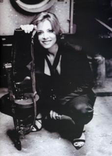 Mylène Farmer feet photo thumbnail