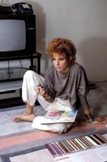 Mylène Farmer feet photo thumbnail