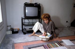 Mylène Farmer feet photo thumbnail