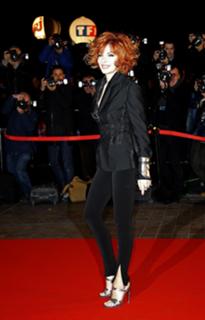 Mylène Farmer feet photo thumbnail