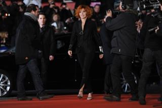 Mylène Farmer feet photo thumbnail