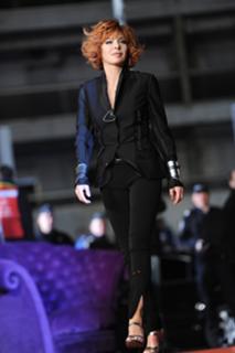Mylène Farmer feet photo thumbnail
