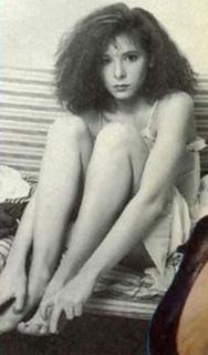 Mylène Farmer feet photo thumbnail